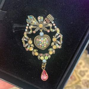 Colorful broach